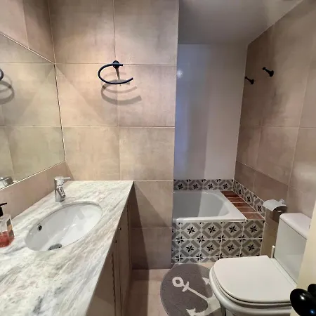 Vistas Mediterrani, Maravillosas Vistas En Amplio Con Terraza, Y Piscina En Zona De Jardin דירה